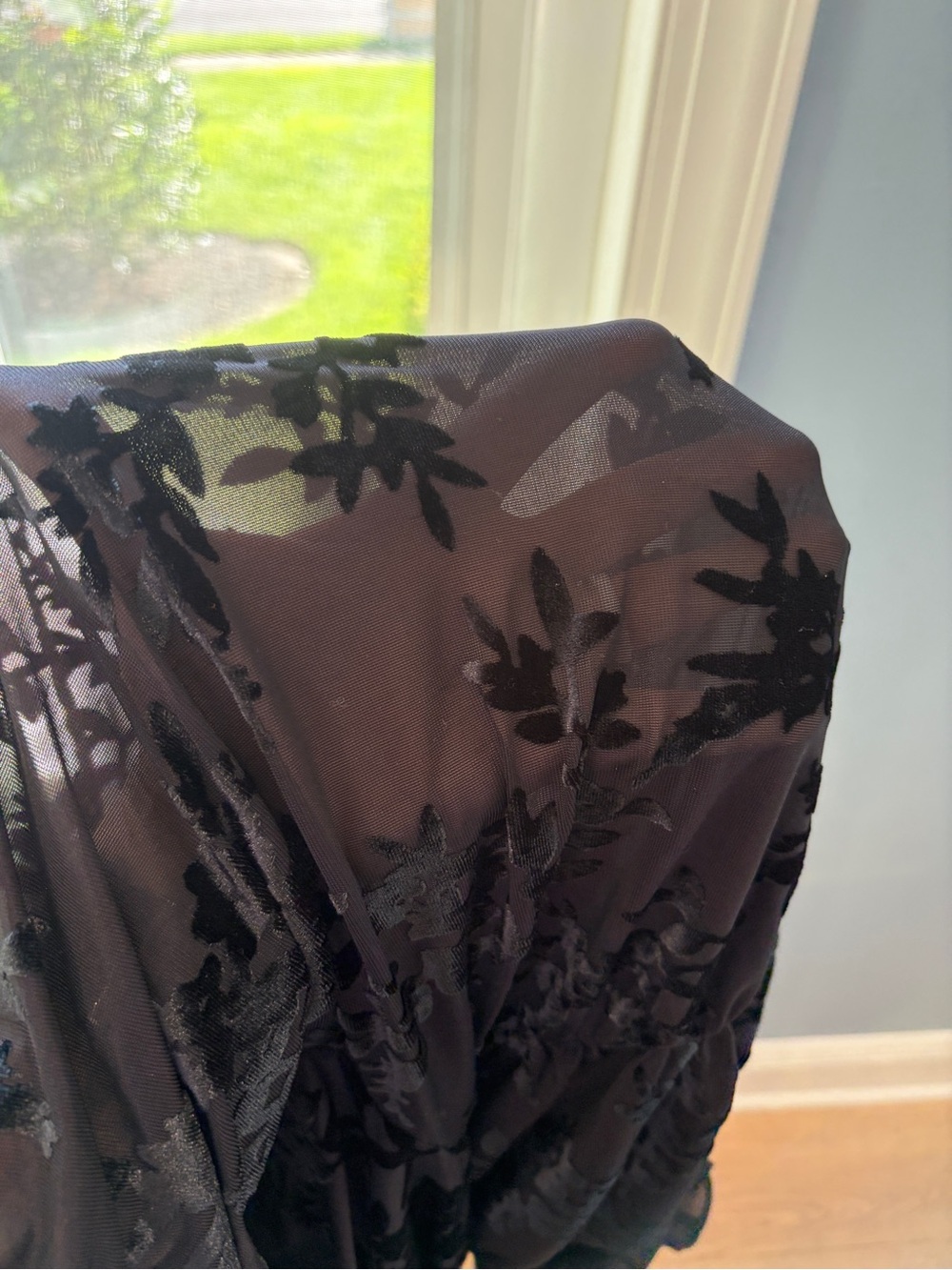 W.A.Y.F Black Floral Velvet Burnout Mesh Ruched Long Sleeve Top Size S - Picture 8 of 9